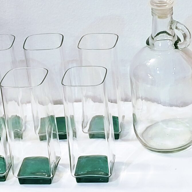 Set de 6 Vasos de Cristal, Jarra con Tapa y Tabla de Madera - Imagen 2