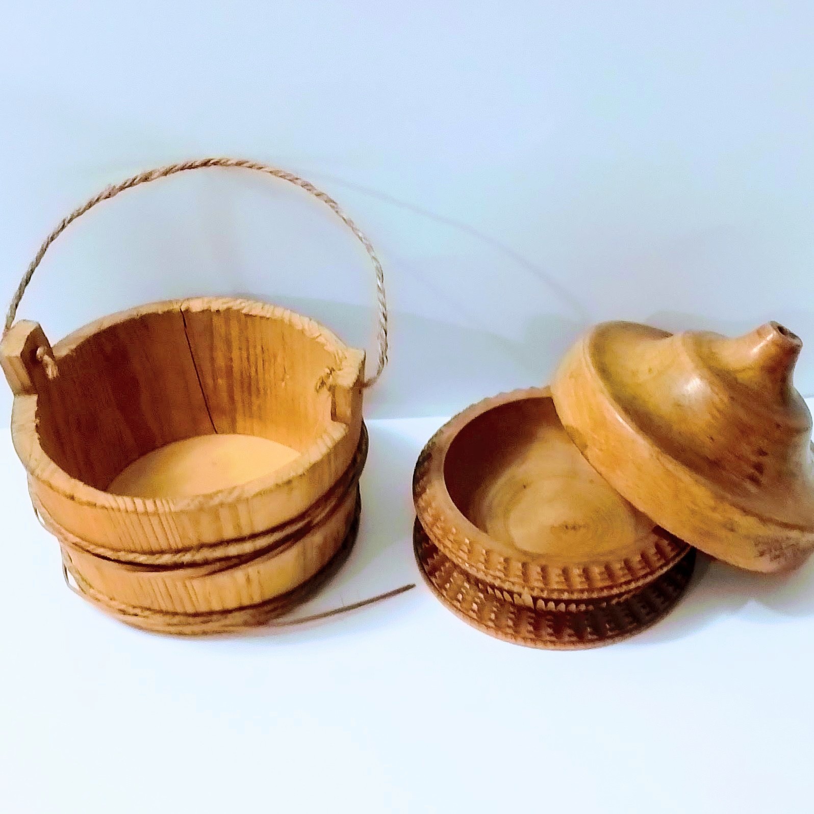 “Artesanía en Madera Tradicional: Recipientes Funcionales” Cada uno x 7€