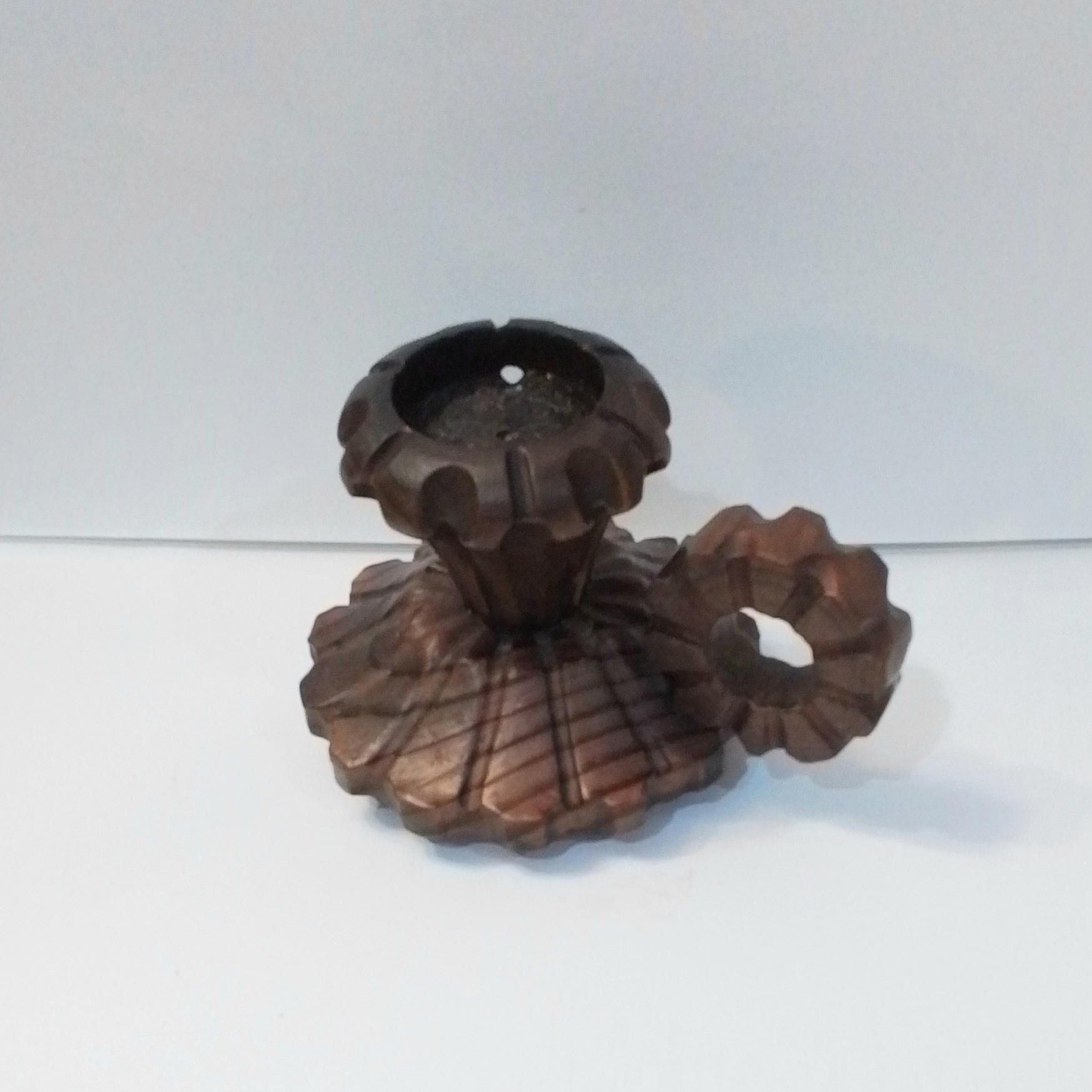 Candelero Vintage de Madera Tallada – Diseño Artesanal con Asa - Imagen 3