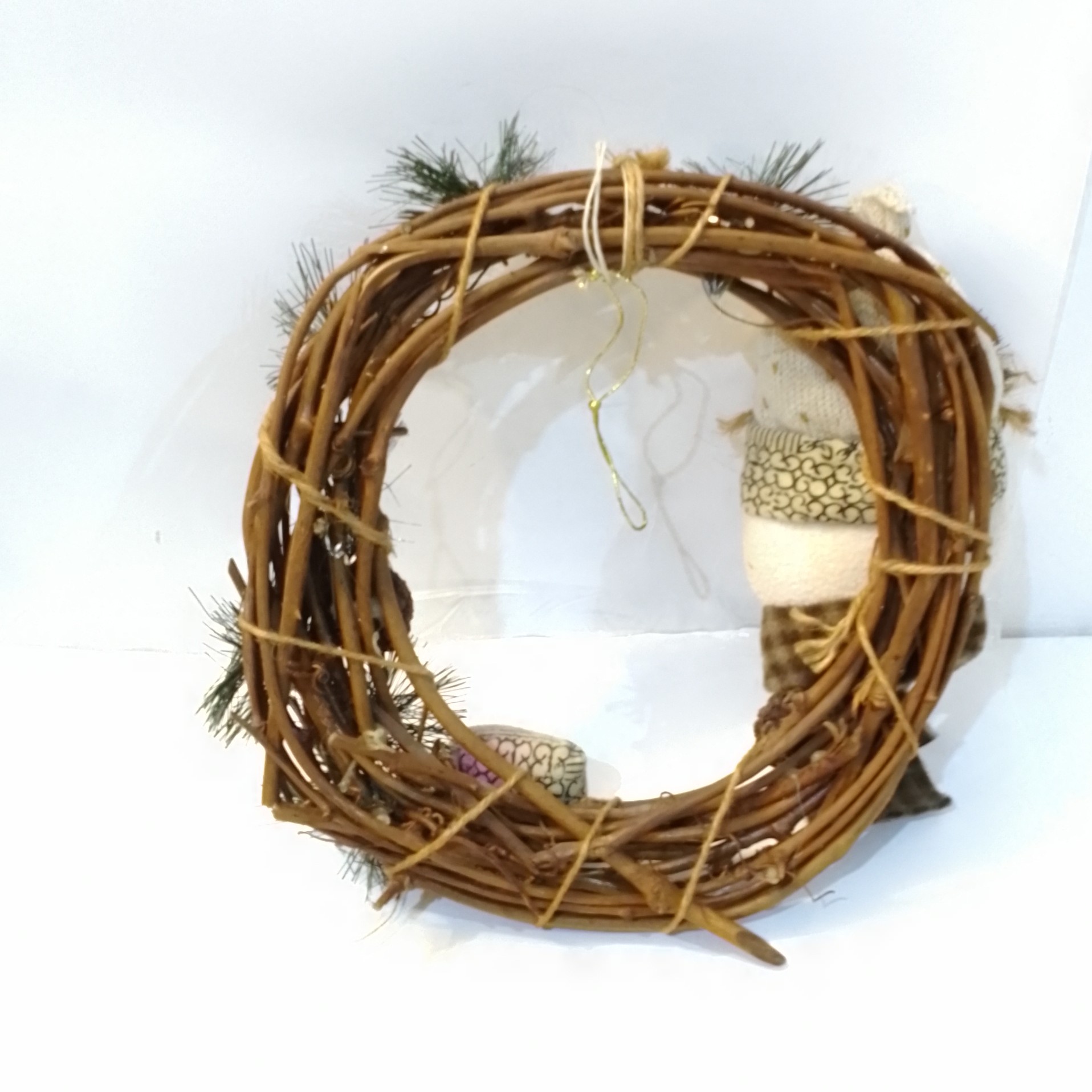 Corona Rústica Navideña con Muñeco de Nieve Artesanal - Imagen 3