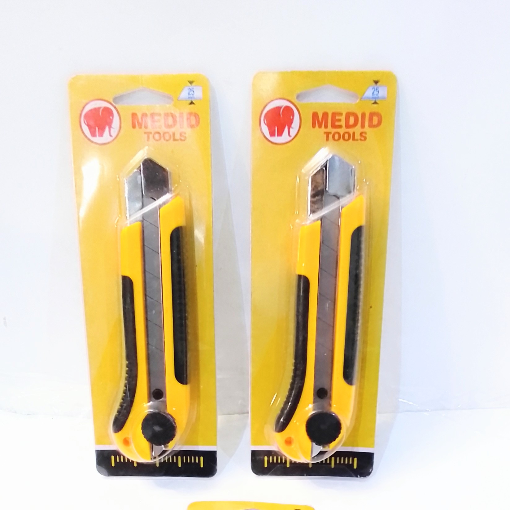 Cúter Profesional de Precisión MEDID TOOLS - Mango Ergonómico y Hoja Retráctil, Cada uno x 4.5€ - Imagen 3