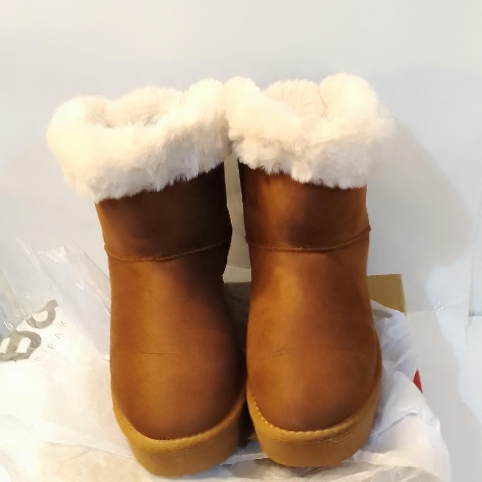 Botas de Invierno B&W con Forro de Piel Sintética y Lazo Decorativo