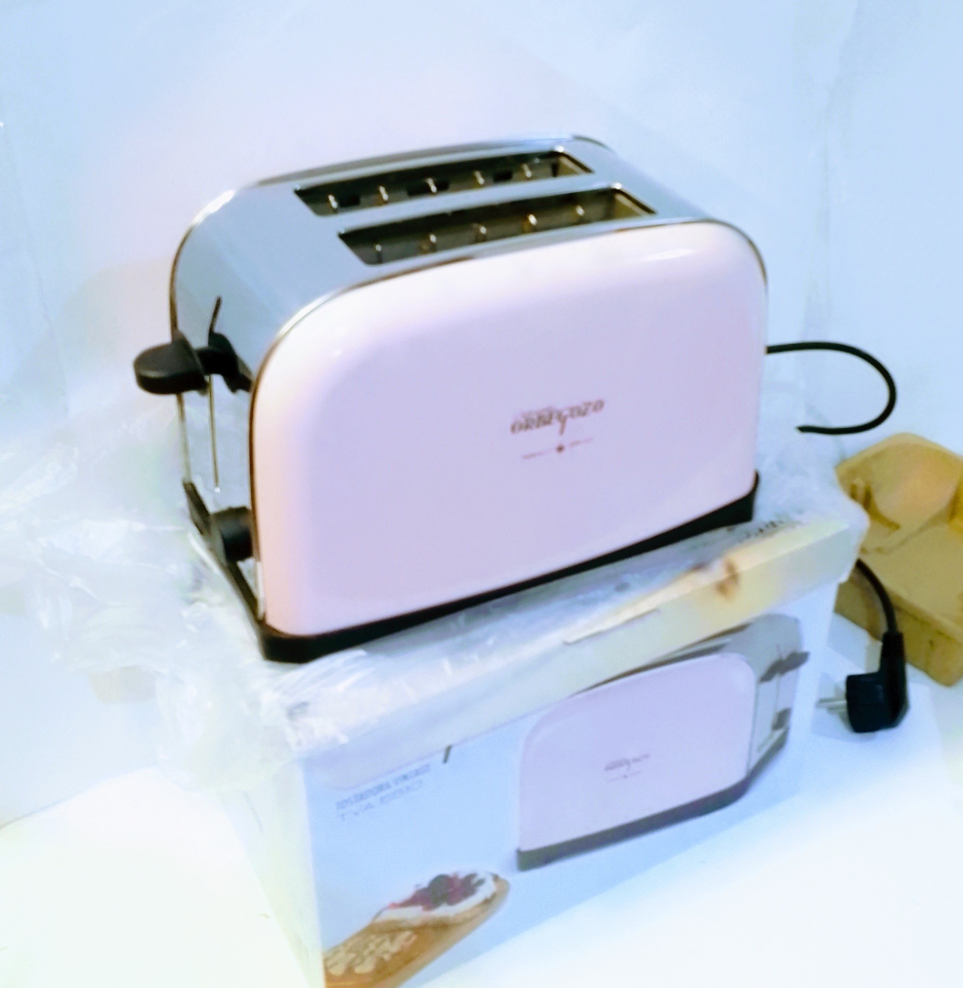 Tostadora Vintage Orbegozo TVA 5510 – Elegancia Retro en tu Cocina - Imagen 2