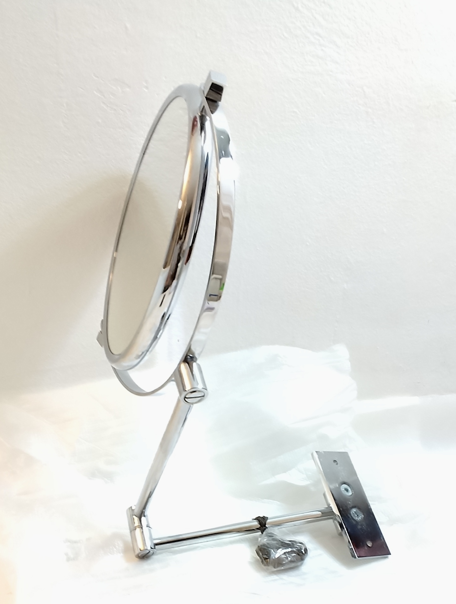 Espejo de Baño Extensible con Doble Cara y Acabado Cromado – Montaje en Pared - Imagen 3